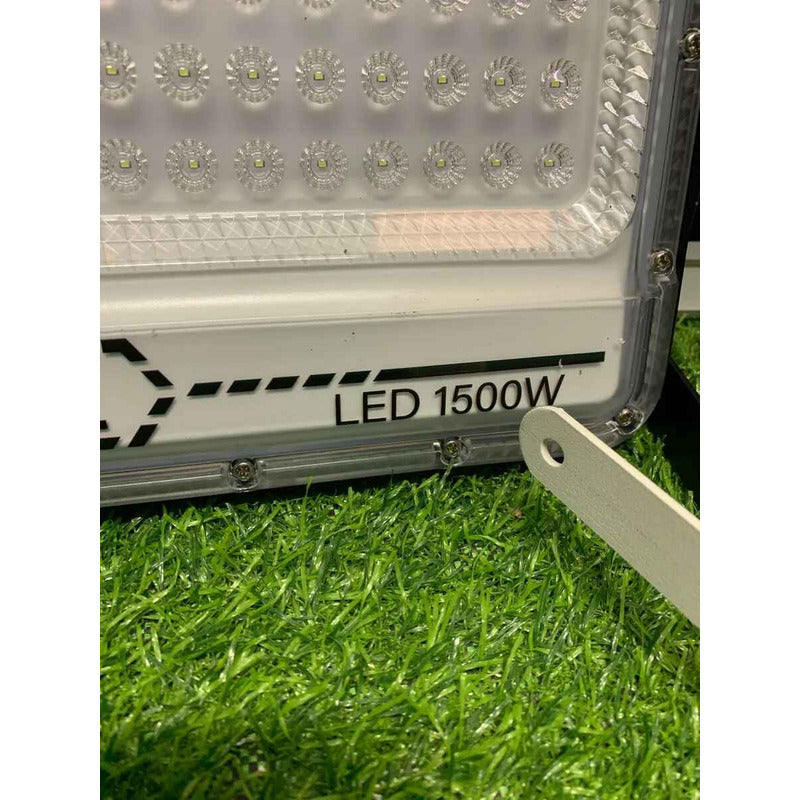 Foco Solar 1500w Panel Solar Y Control Remot Luz Blanco Frío Negro Blanco Frío